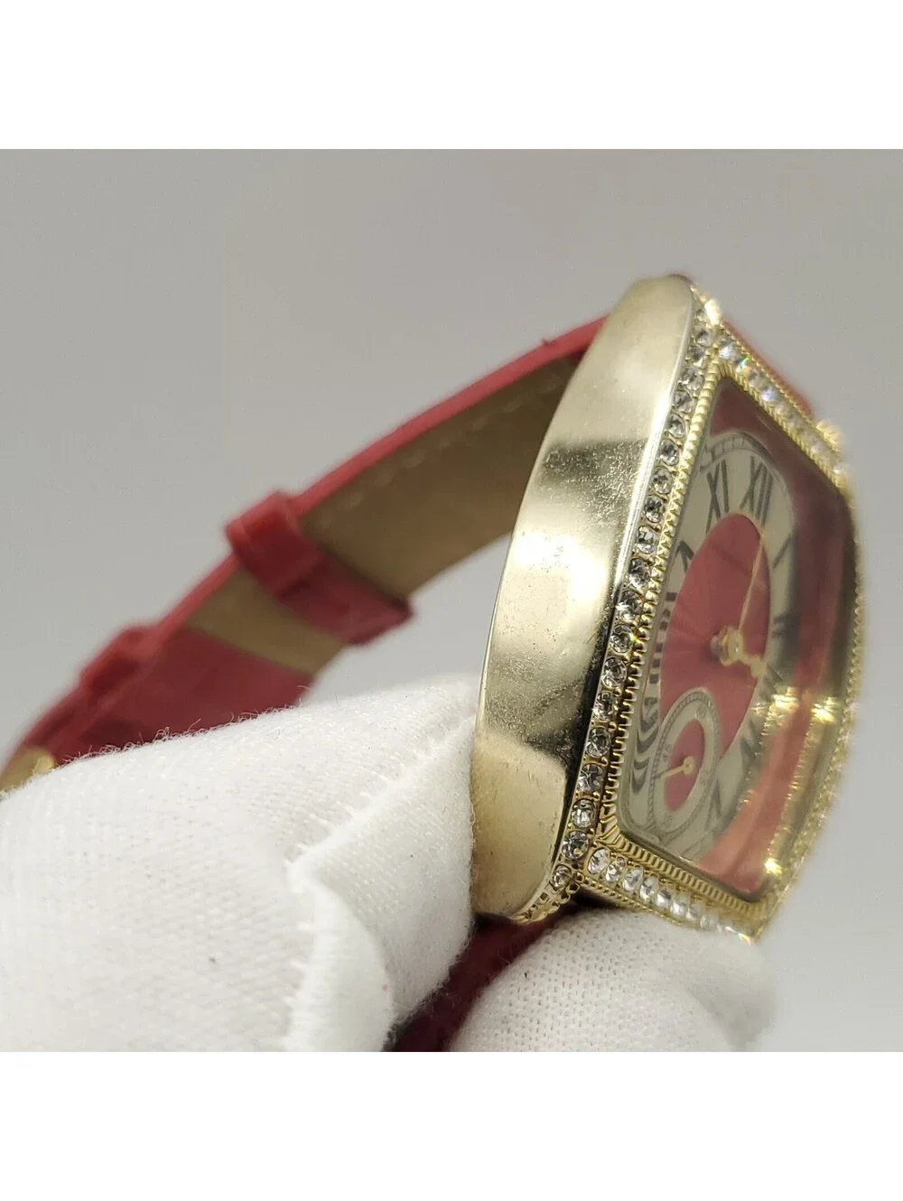 Isaac Mizrahi Live Quartz Womens 32mm Watch Red Sub Dial New Battery